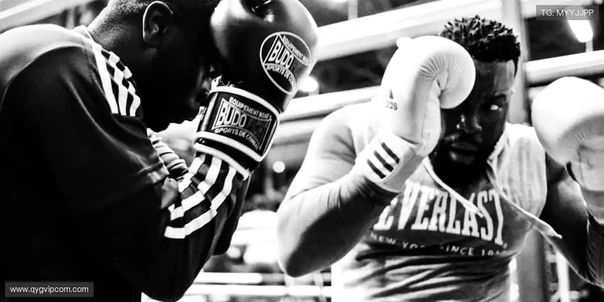 📱弹幕狂欢，实时互动！你的声音，让直播更有温度！